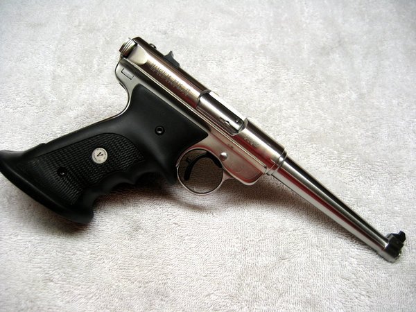 Ruger MkII 6 inch Standard - VQ Volthane Grip-VQ Trigger-VQ Sear-VQ FP-VQ Ejector-VQ Ext Mag Release.JPG