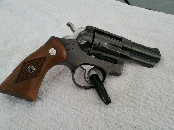 Ruger Security Six Fixed Sights LB.jpg